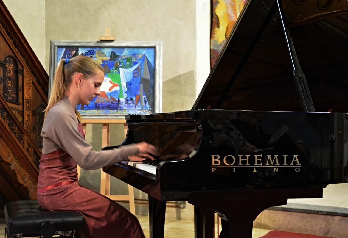 Absolventský koncert spojený se slavnostním předáváním absolventských listů – 12. 4. 2016