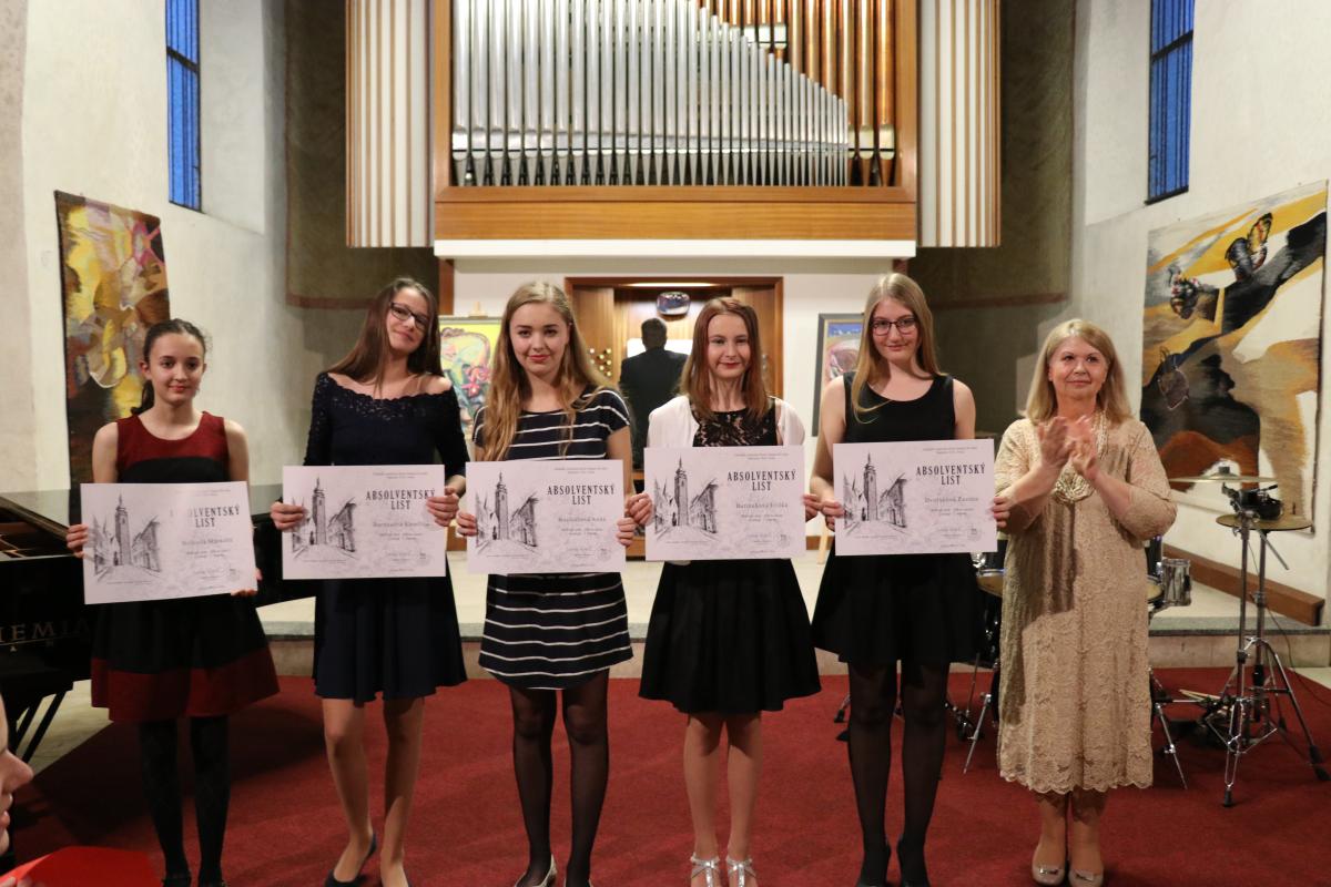 Absolventský večer – 10. 4. 2018